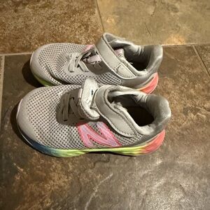 New Balance Kids Sneakers in Gray with Pink and Rainbow Details size 7